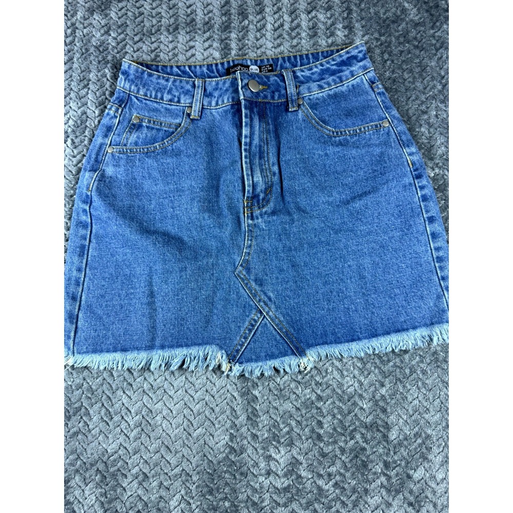 Boohoo Denim Mini Skirt Womens 6 Blue Medium Wash Pockets Casual Frayed Hem